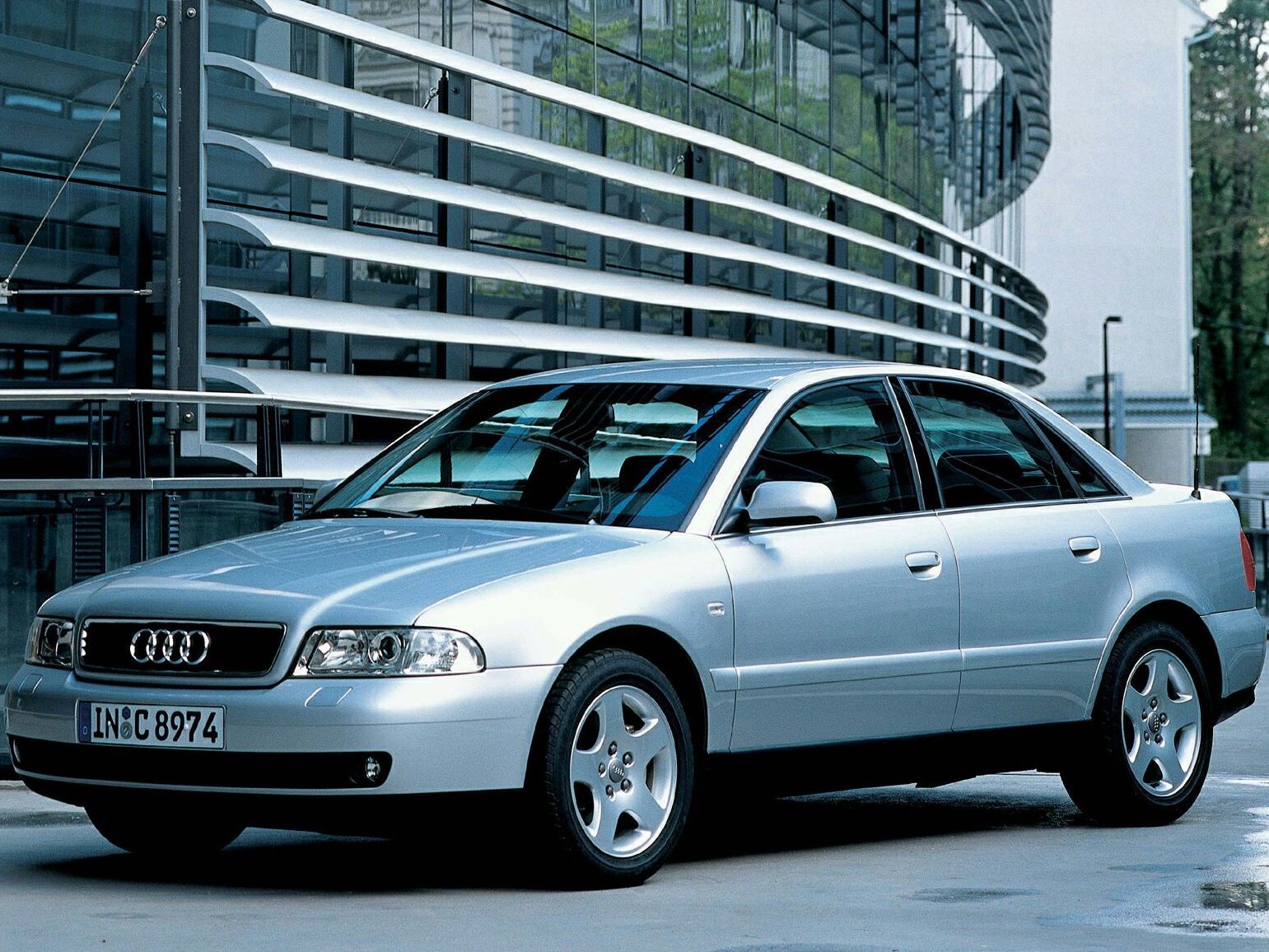 Фото Audi A4 B5 рестайлинг седан