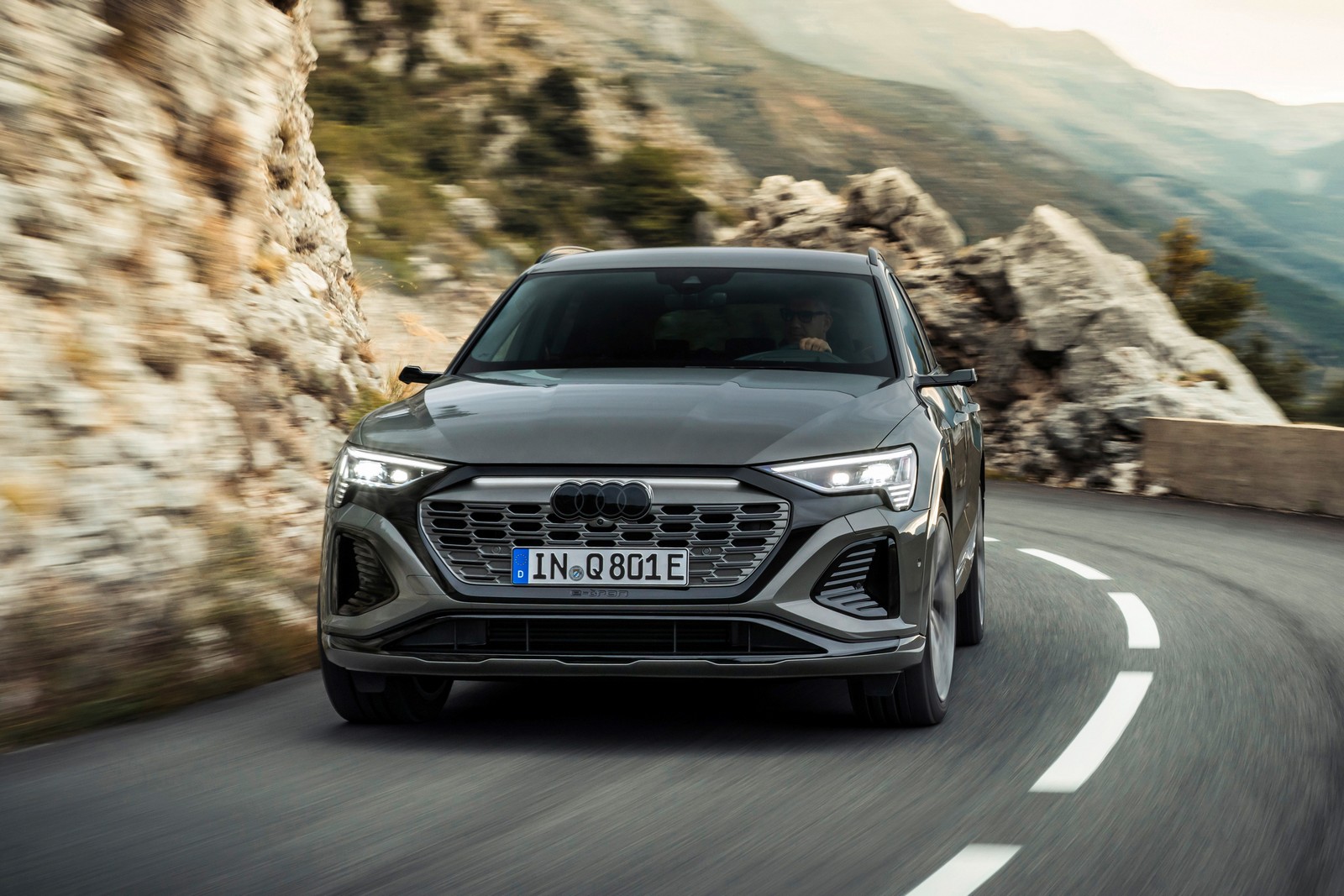 Фото Audi Q8 e-tron первое поколение рестайлинг Внедорожник