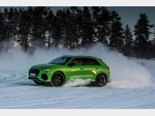 Фотография Audi RS Q3 Внедорожник