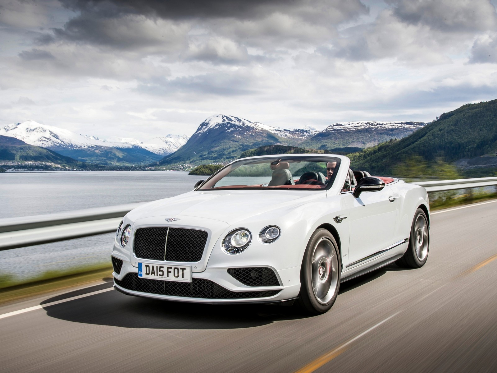 Фото Bentley Continental GTC второе поколение рестайлинг V8 S