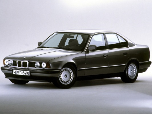 Фото BMW 5 серия E34 седан