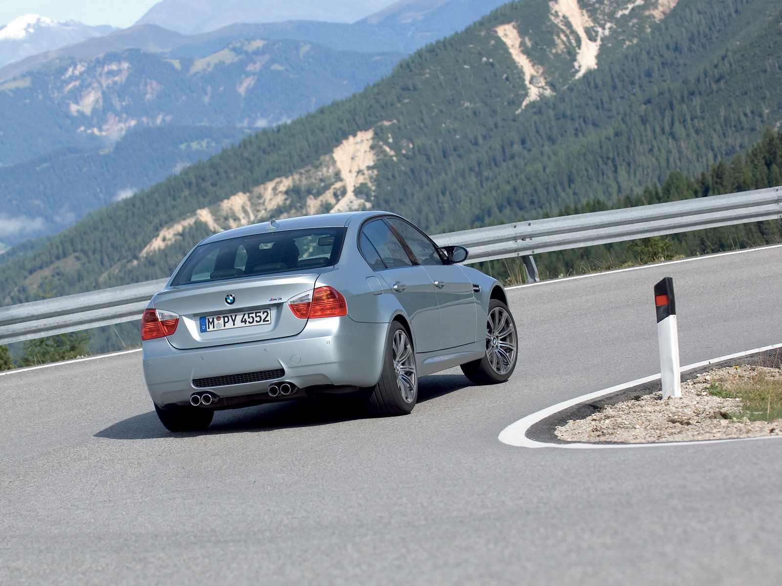 Фото BMW M3 E90/E91/E92/E93 седан