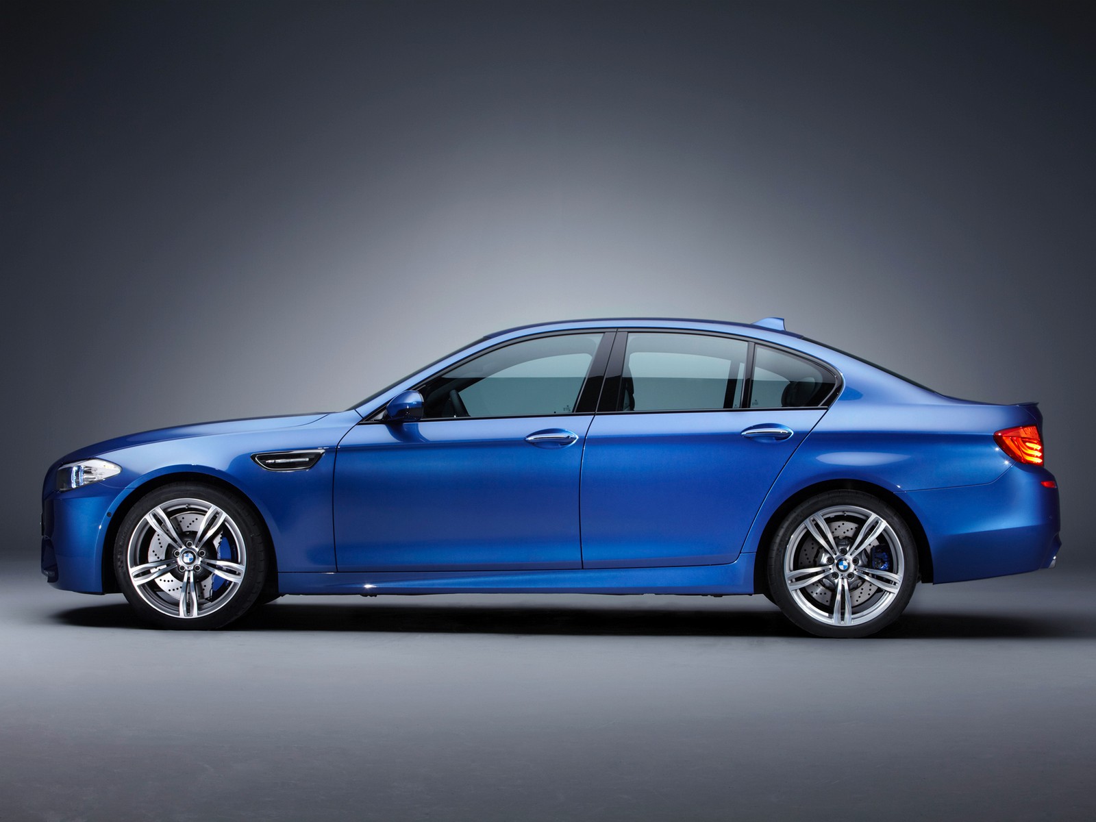 Фото BMW M5 F10/F11 седан