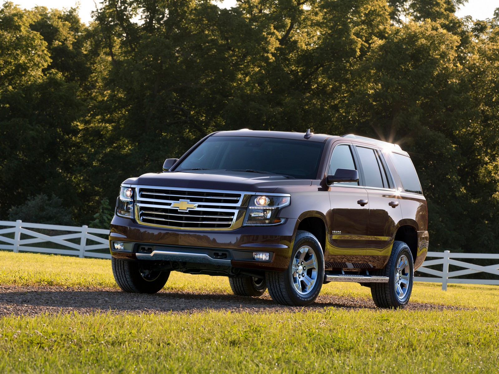 Фото Chevrolet Tahoe четвертое поколение Внедорожник