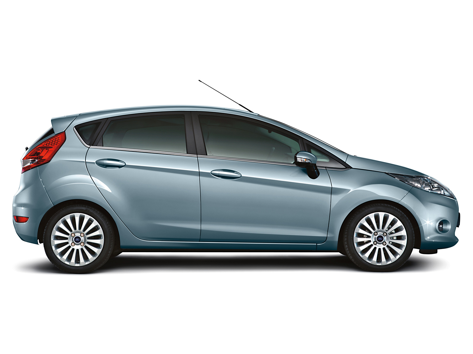 Фото Ford Fiesta седьмое поколение 5-дв.