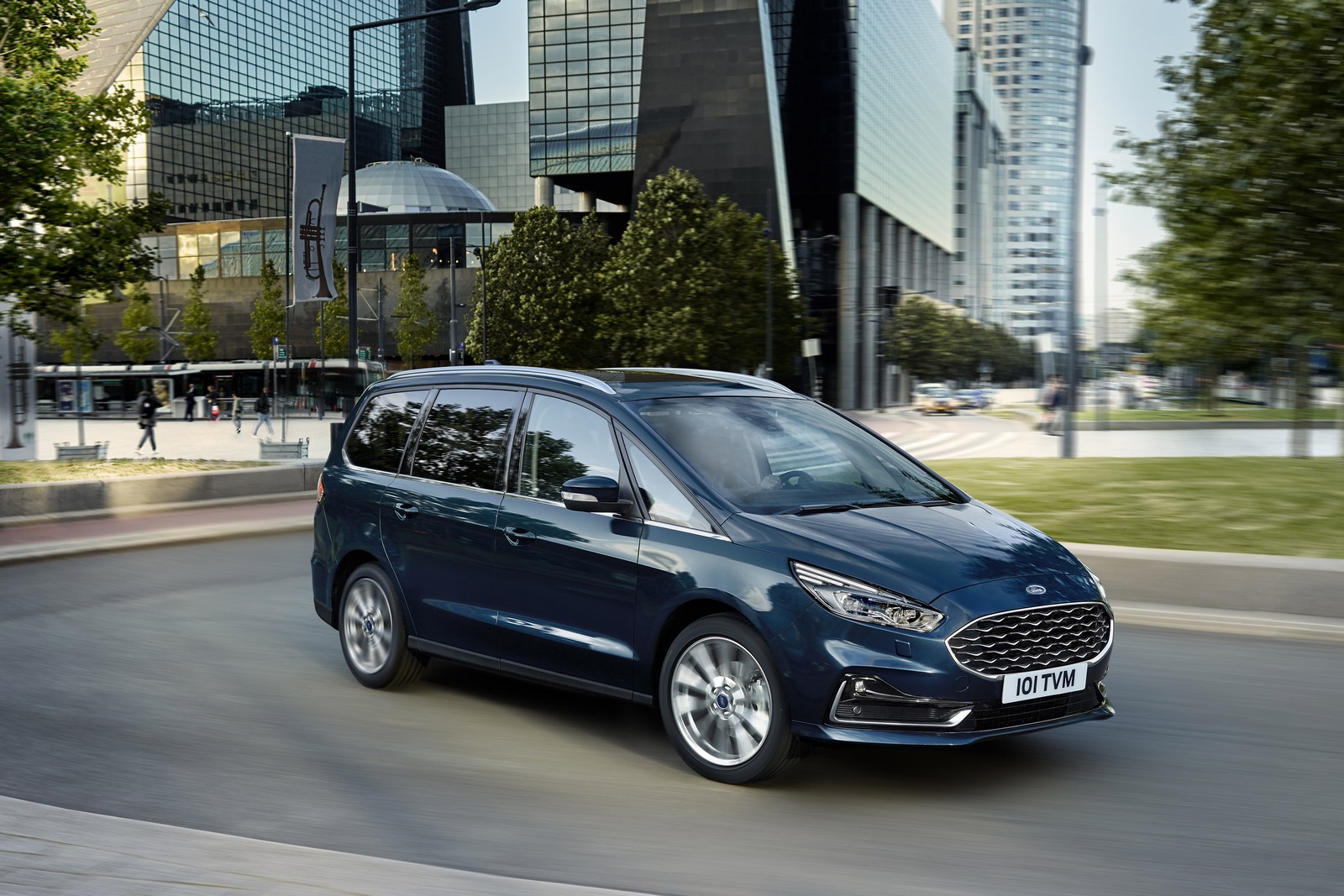 Фото Ford Galaxy третье поколение рестайлинг Минивэн