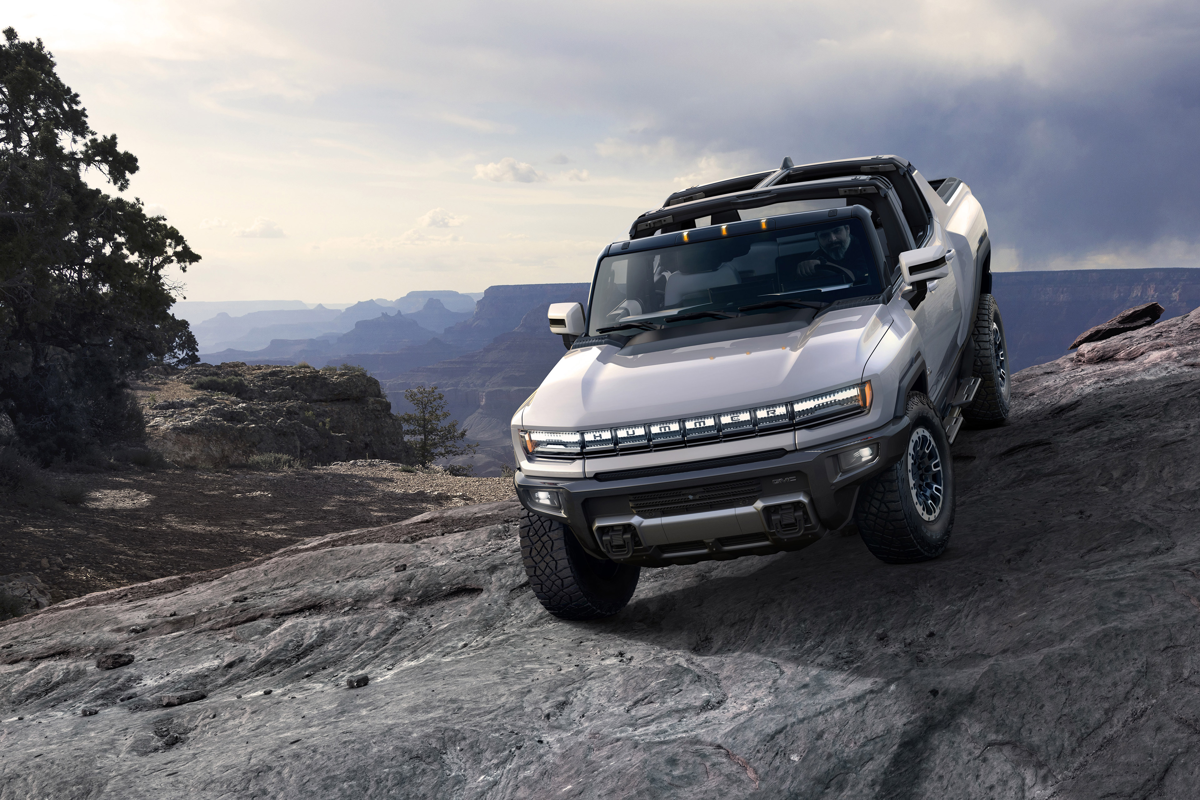Фото GMC Hummer EV Pickup первое поколение Hummer EV SUV