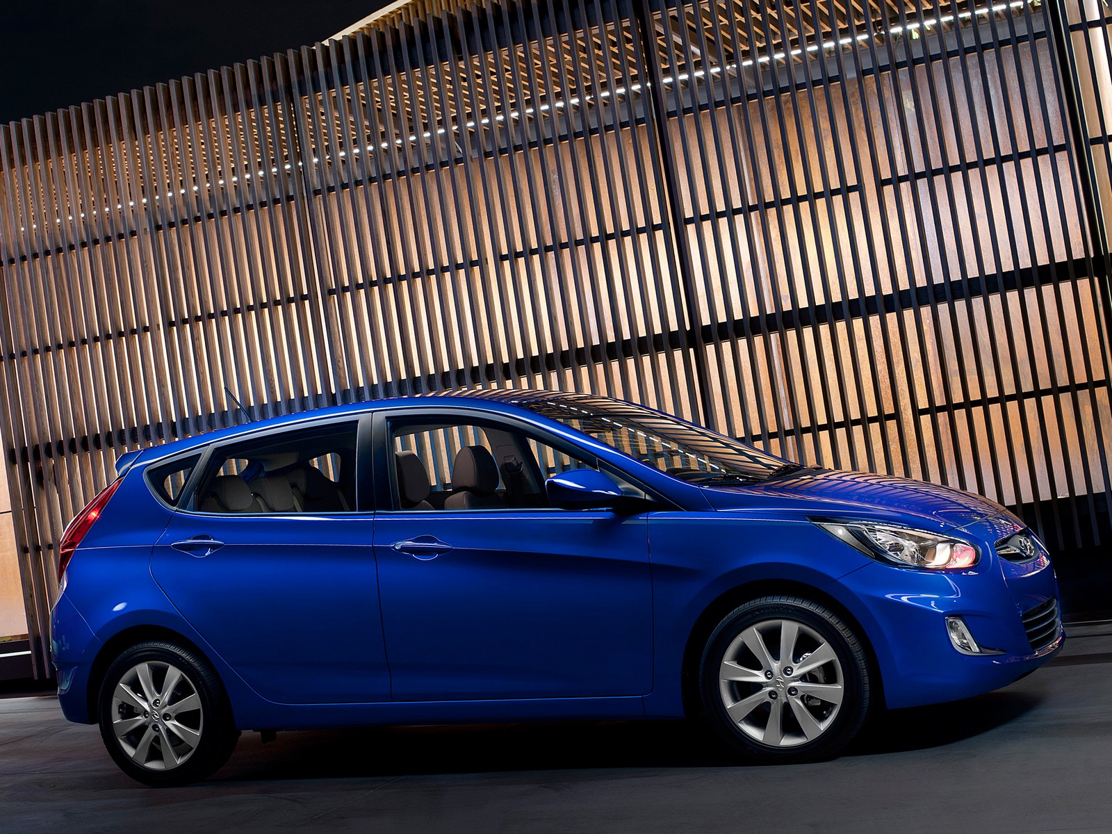 Фото Hyundai Solaris первое поколение хэтчбек