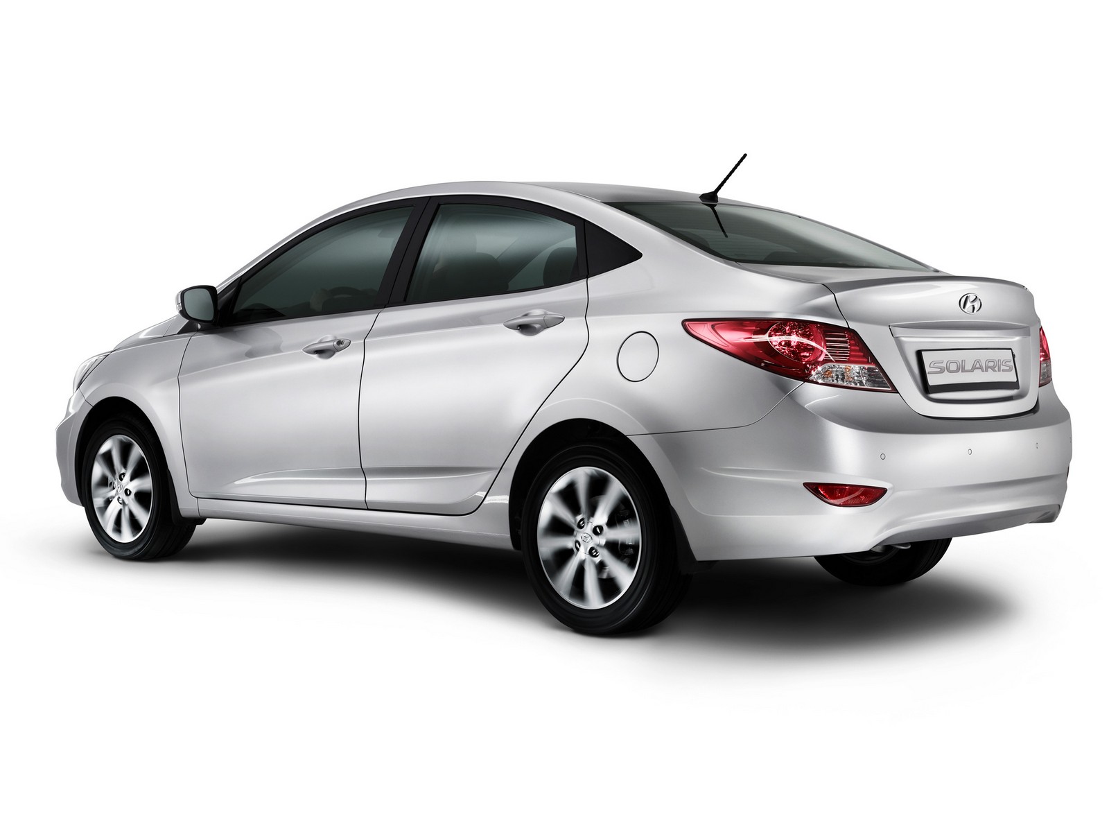 Фото Hyundai Solaris первое поколение седан
