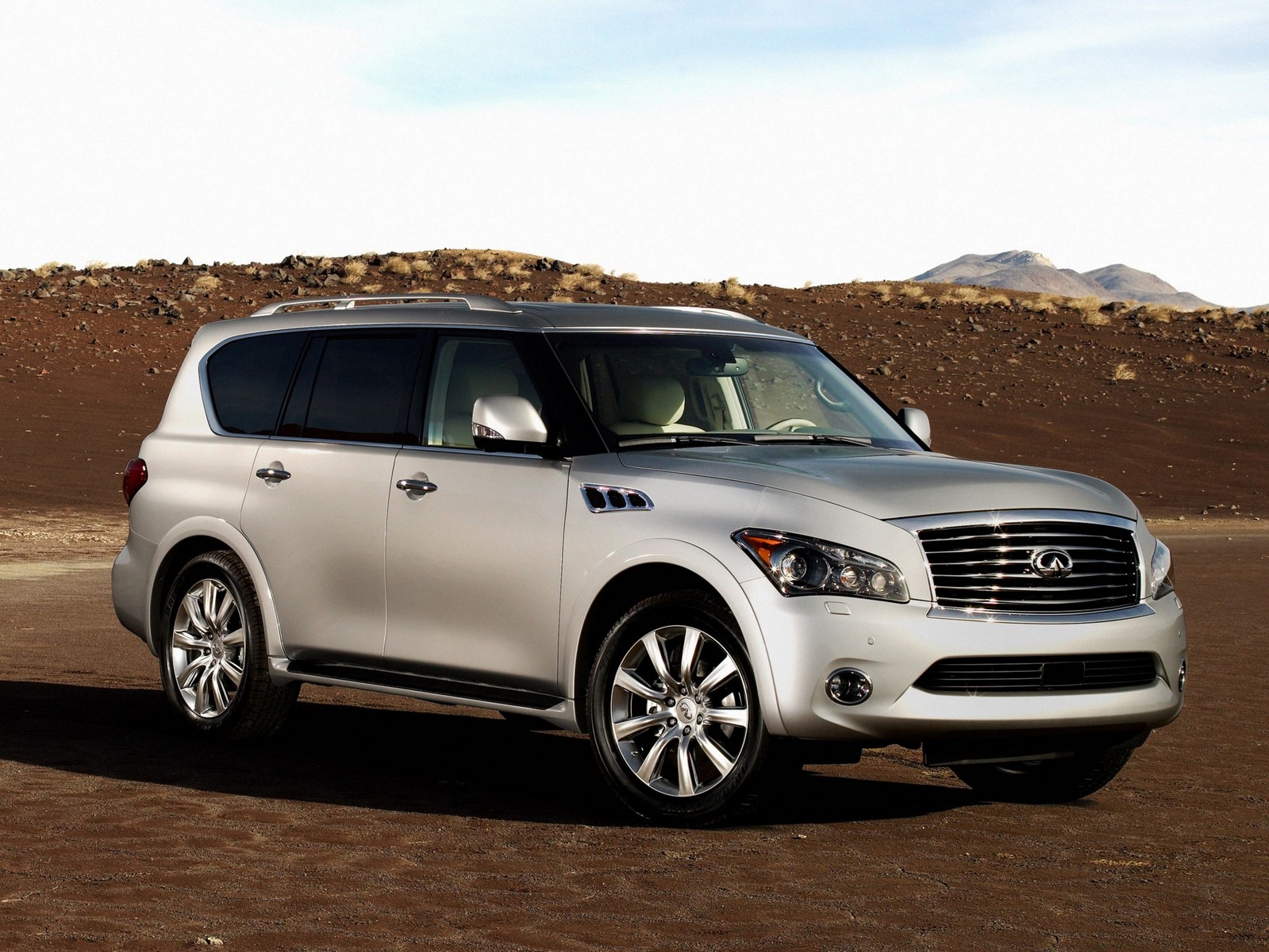 Фото Infiniti QX80 второе поколение Внедорожник