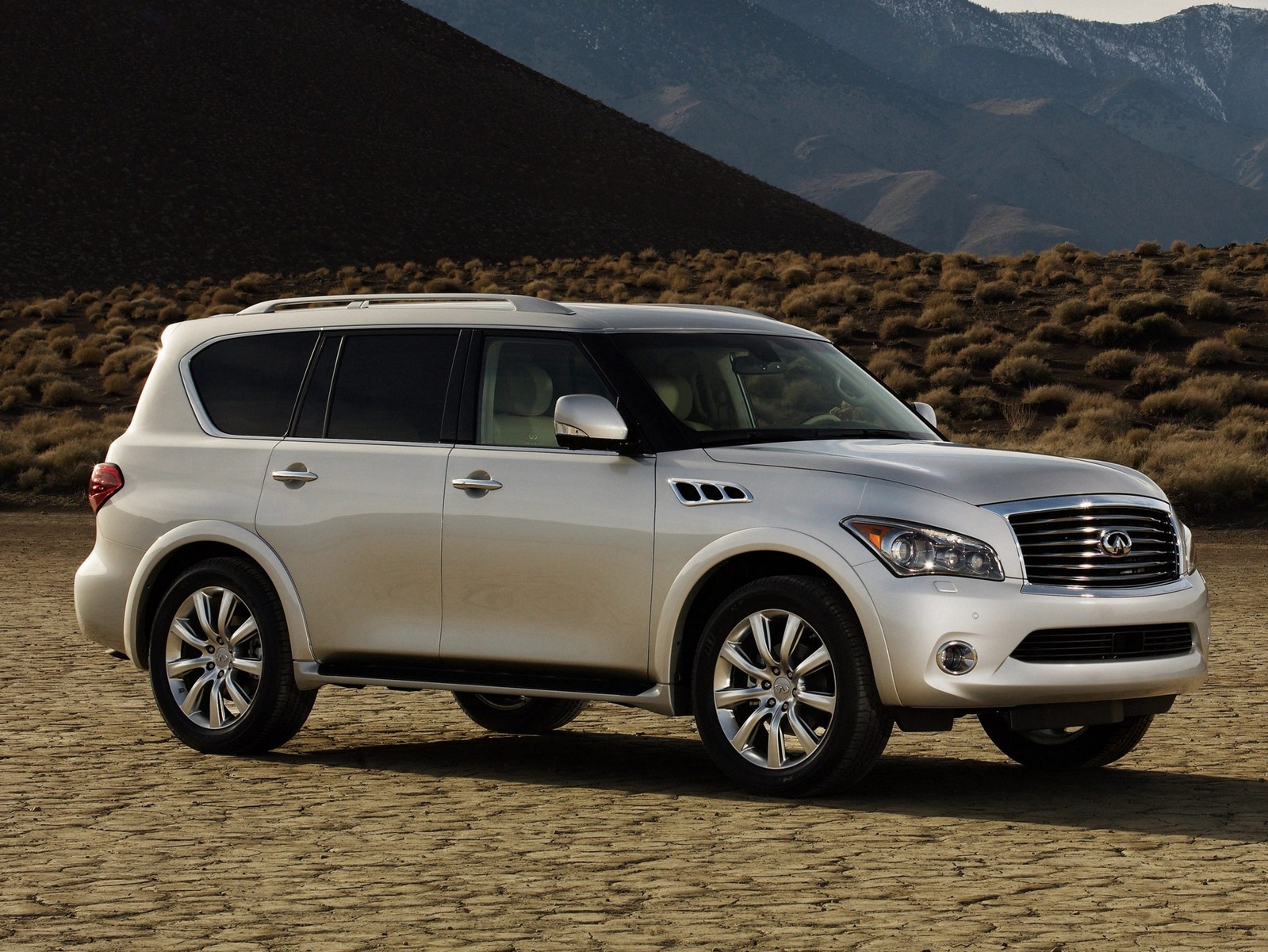 Фото Infiniti QX80 третье поколение Внедорожник