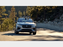 Фотография Jaguar F-Pace Внедорожник