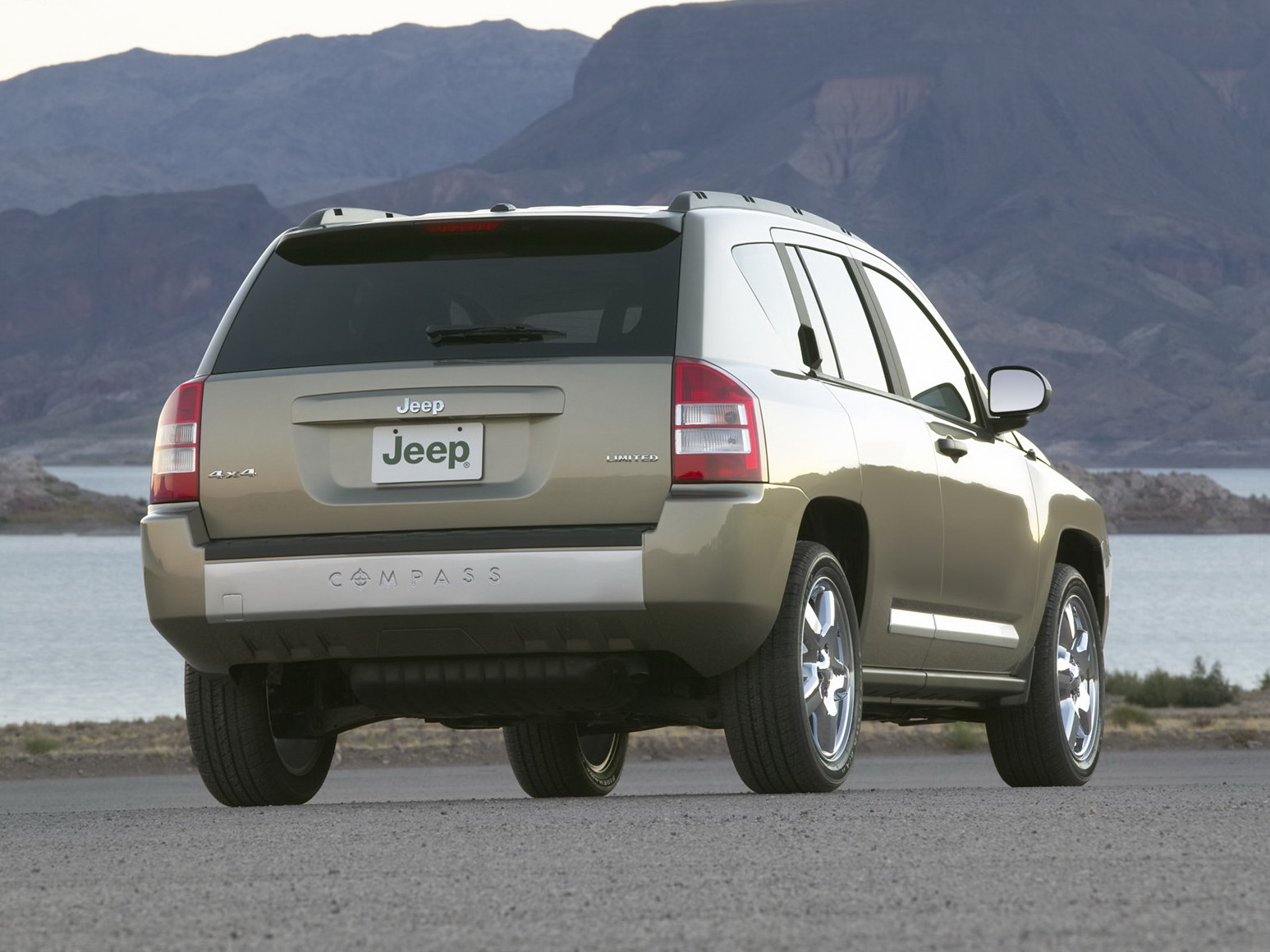 Фото Jeep Compass первое поколение Внедорожник