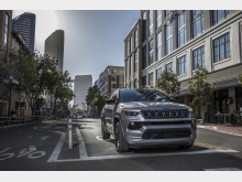 Фотография Jeep Compass Внедорожник