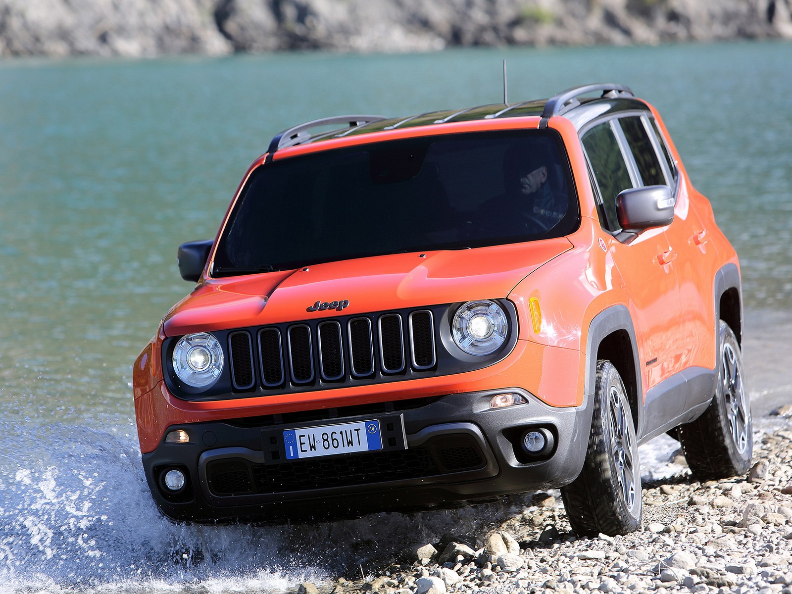 Фото Jeep Renegade BU Внедорожник