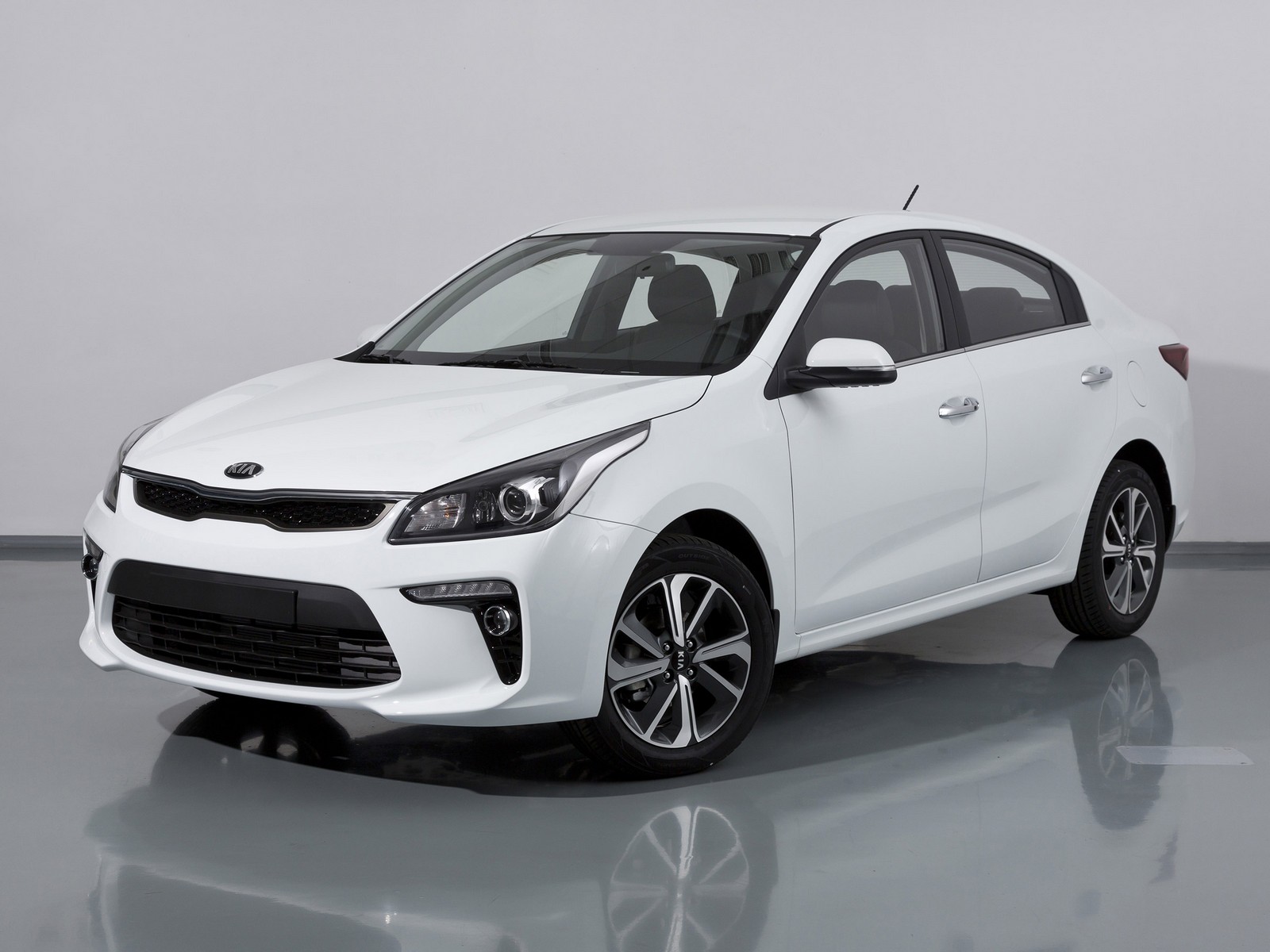 Фото KIA Rio четвертое поколение седан