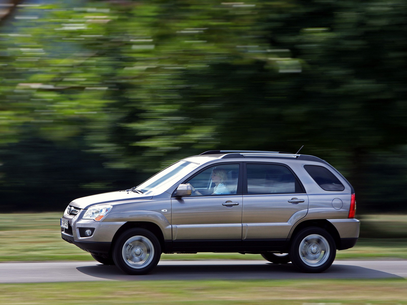 Фото KIA Sportage второе поколение Внедорожник