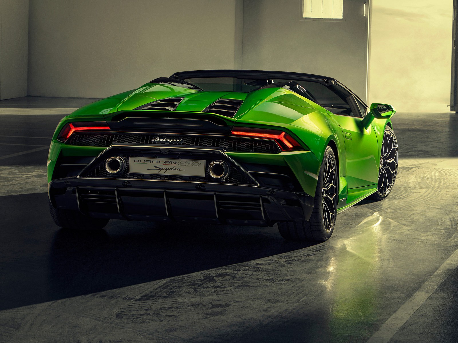 Фото Lamborghini Huracan EVO первое поколение рестайлинг Spyder