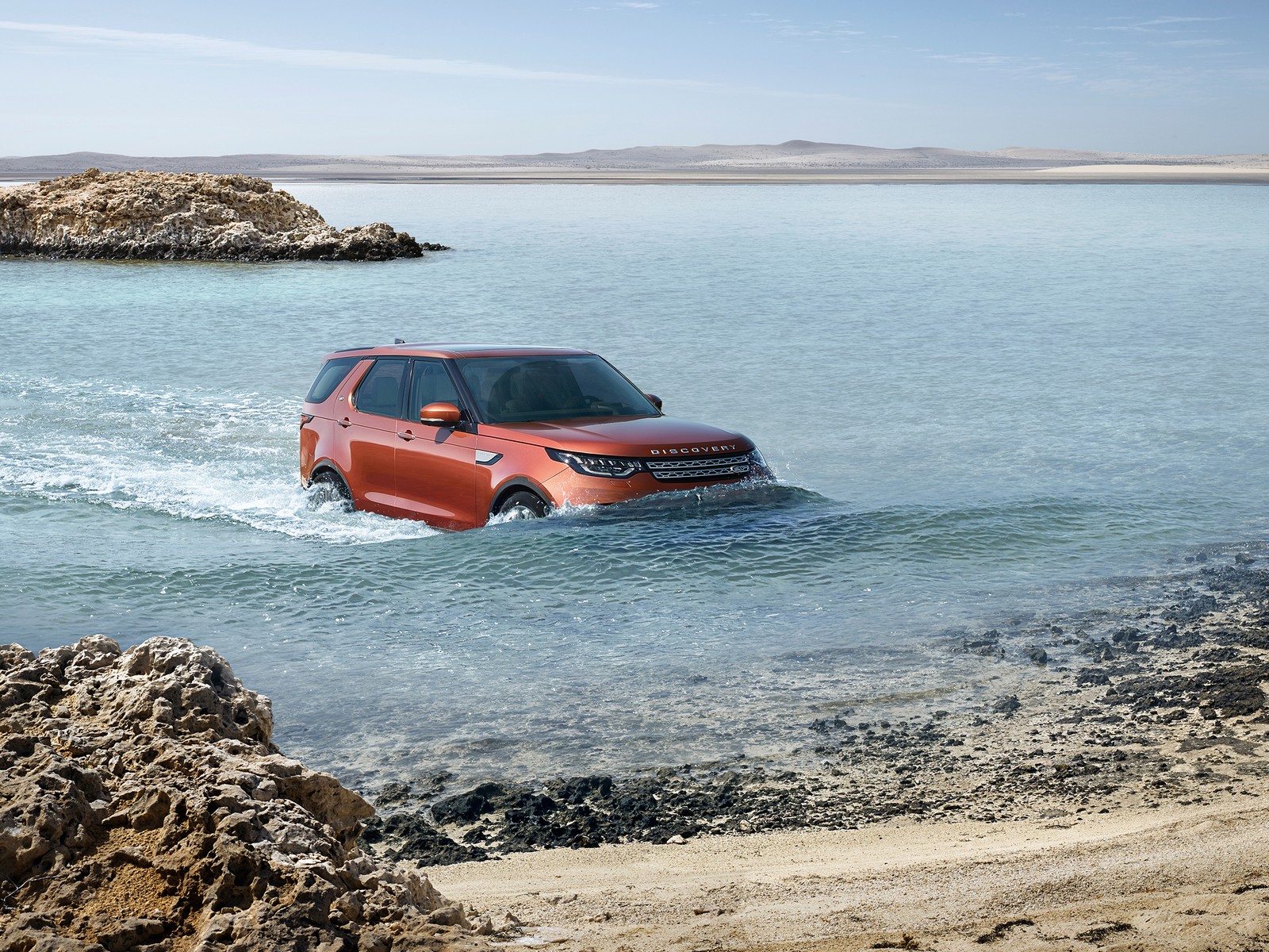 Фото Land Rover Discovery пятое поколение Внедорожник