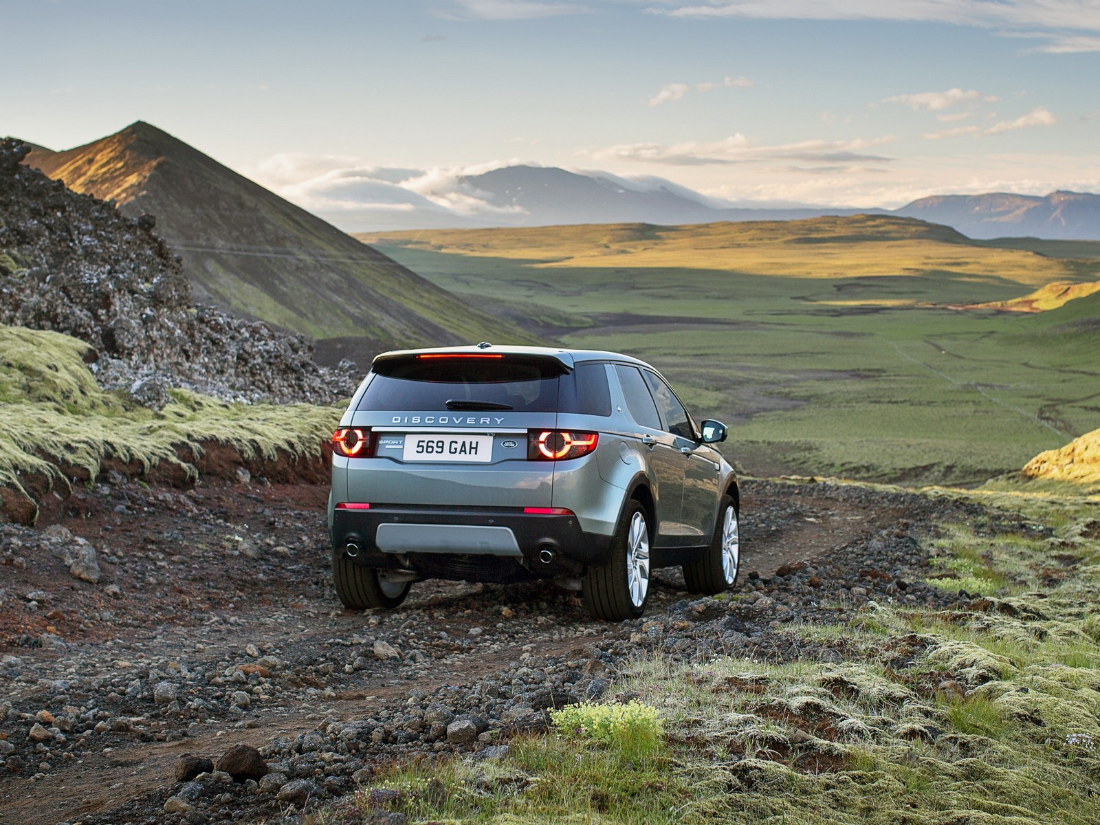 Фото Land Rover Discovery Sport первое поколение Внедорожник