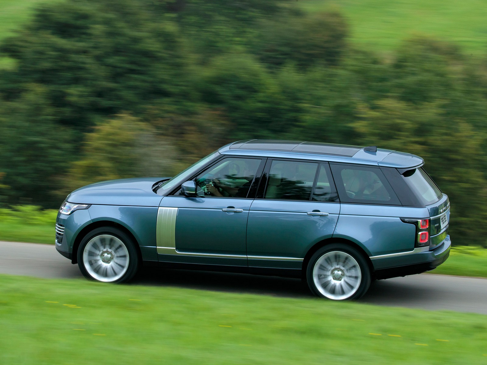 Фото Land Rover Range Rover четвертое поколение рестайлинг Внедорожник