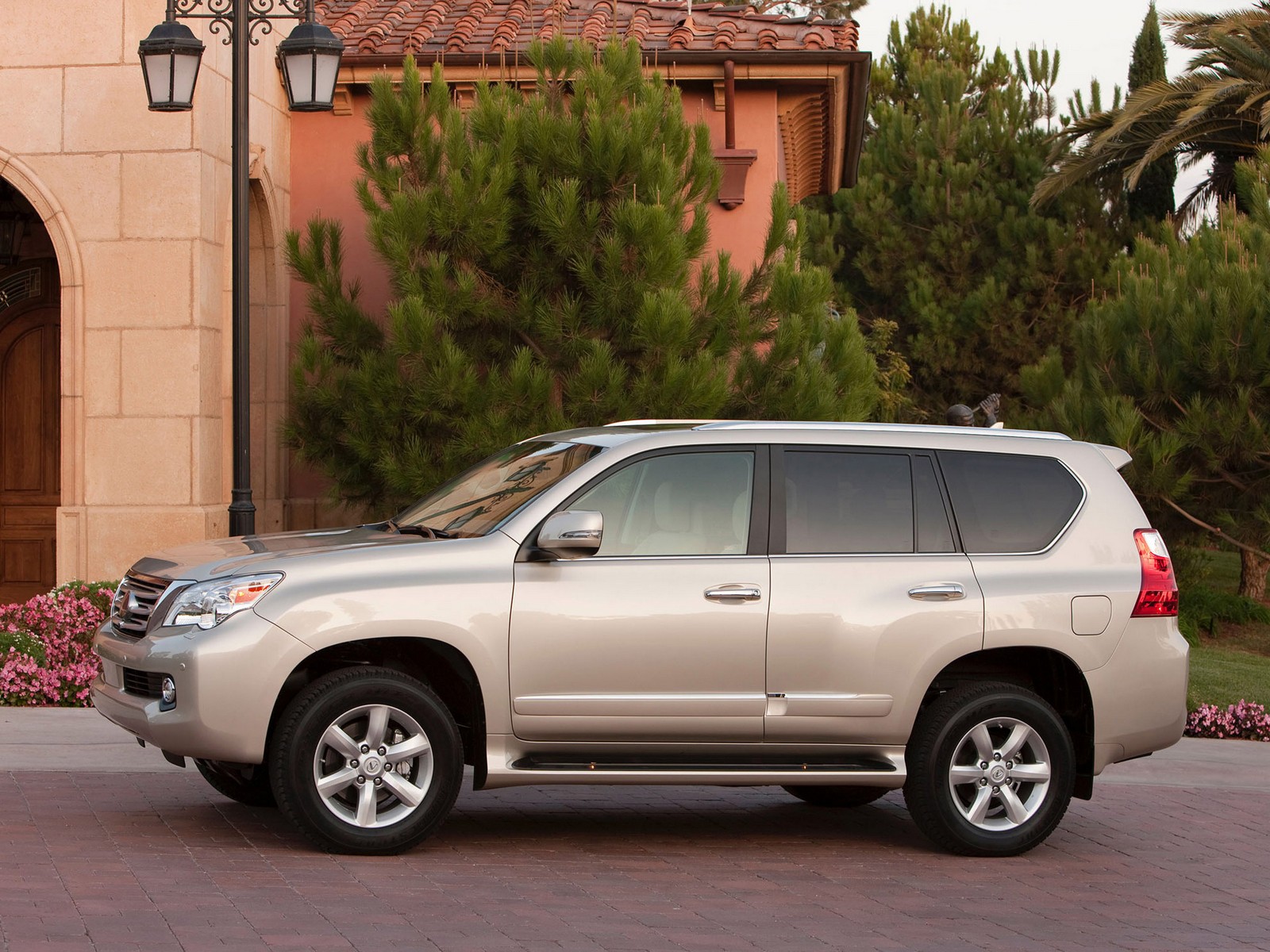 Фото Lexus GX второе поколение Внедорожник