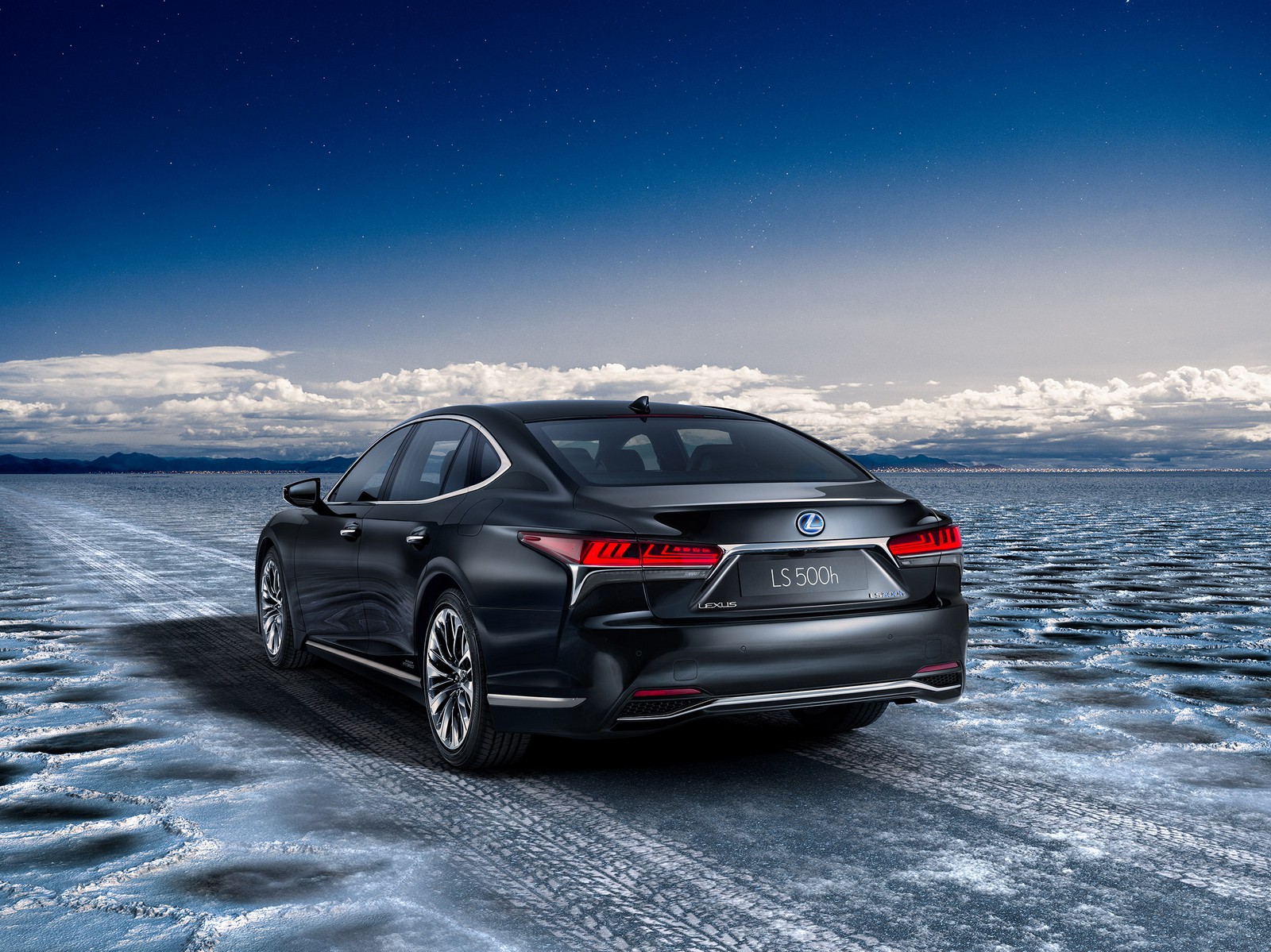 Фото Lexus LS пятое поколение Седан