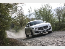 Фотография Maserati Levante Внедорожник