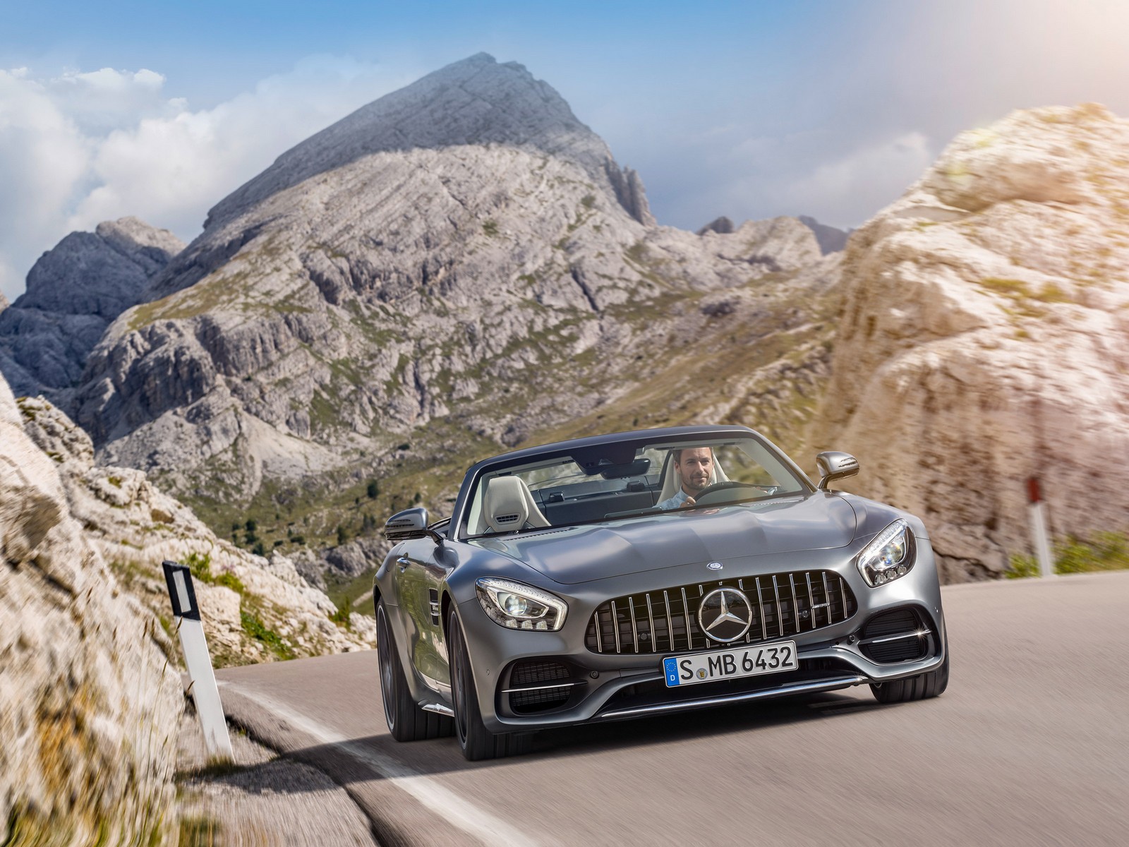 Фото Mercedes-Benz AMG GT десятое190/R190/X290 рестайлинг родстер