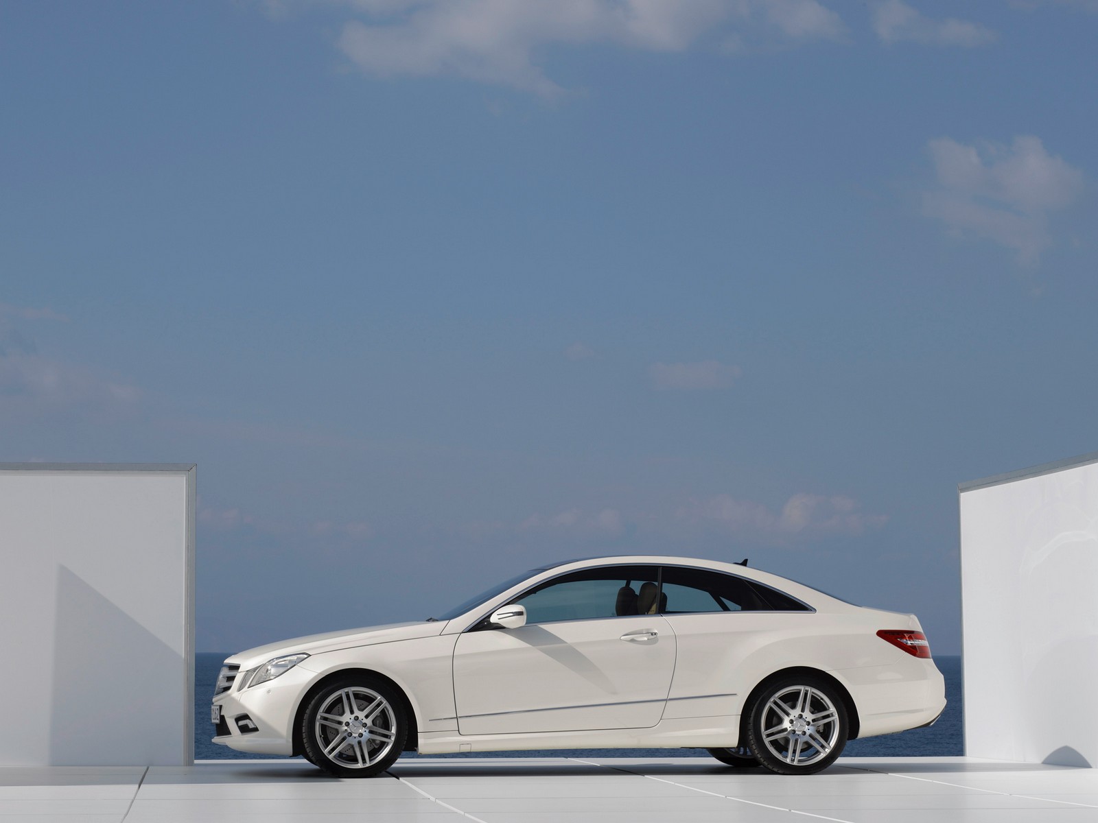 Фото Mercedes-Benz E-Класс W212/S212/C207/A207 купе