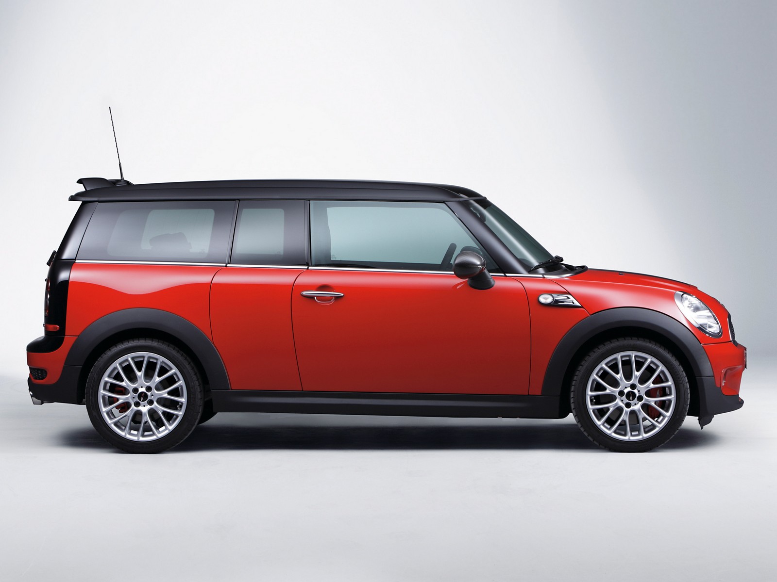 Фото MINI John Cooper Works Clubman первое поколение рестайлинг 3-дв.