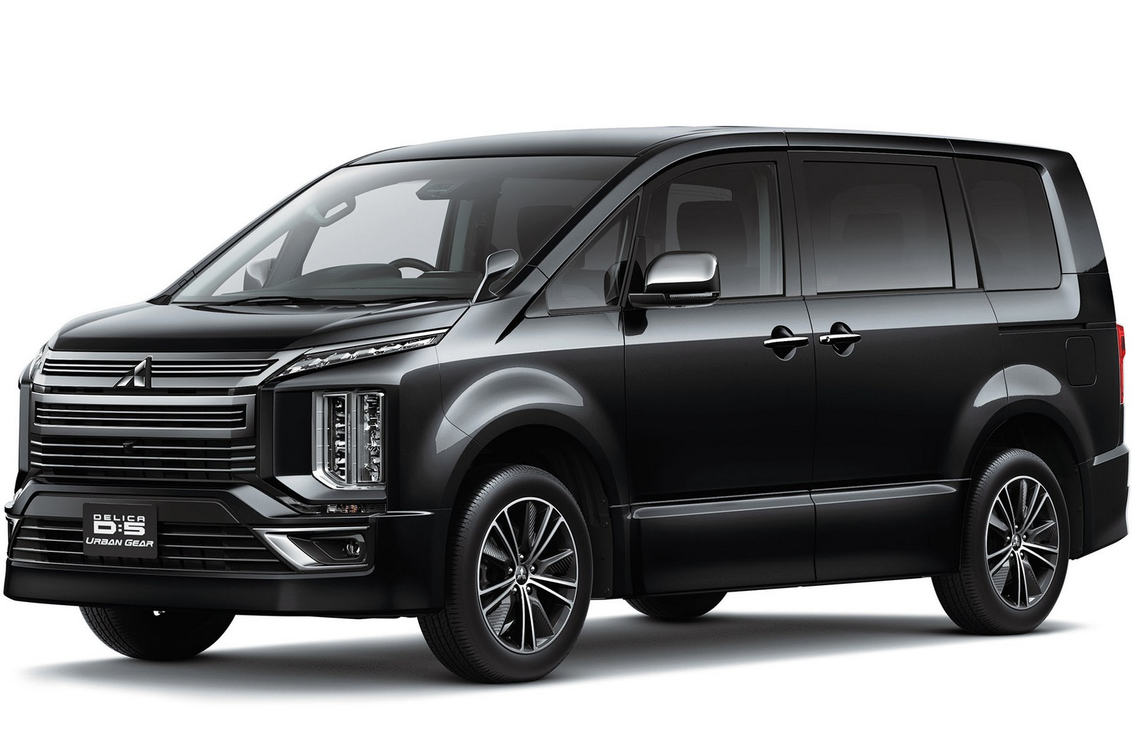 Фото Mitsubishi Delica пятое поколение рестайлинг Минивэн