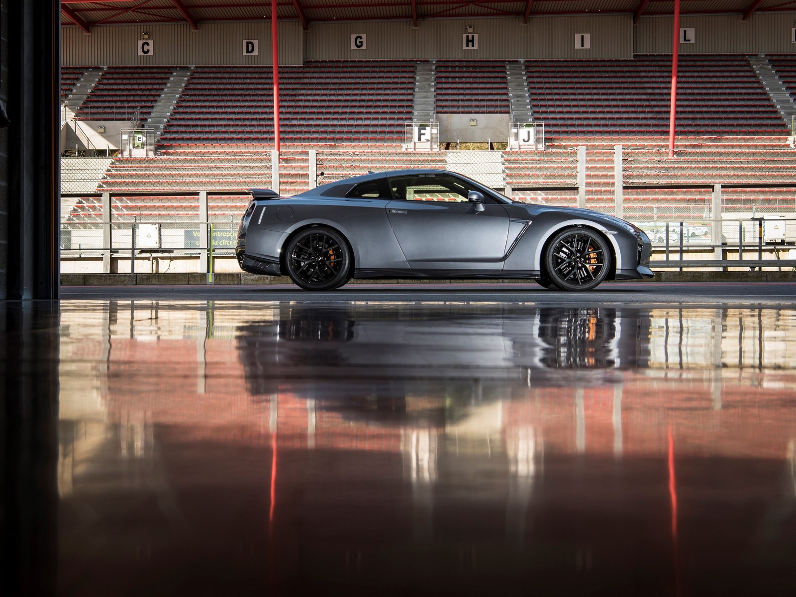 Фото Nissan GT-R R35 4-й рестайлинг Купе