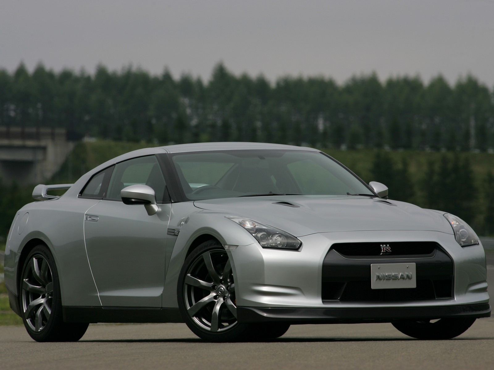 Фото Nissan GT-R R35 рестайлинг Купе