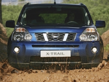 Фотография Nissan X-Trail Внедорожник