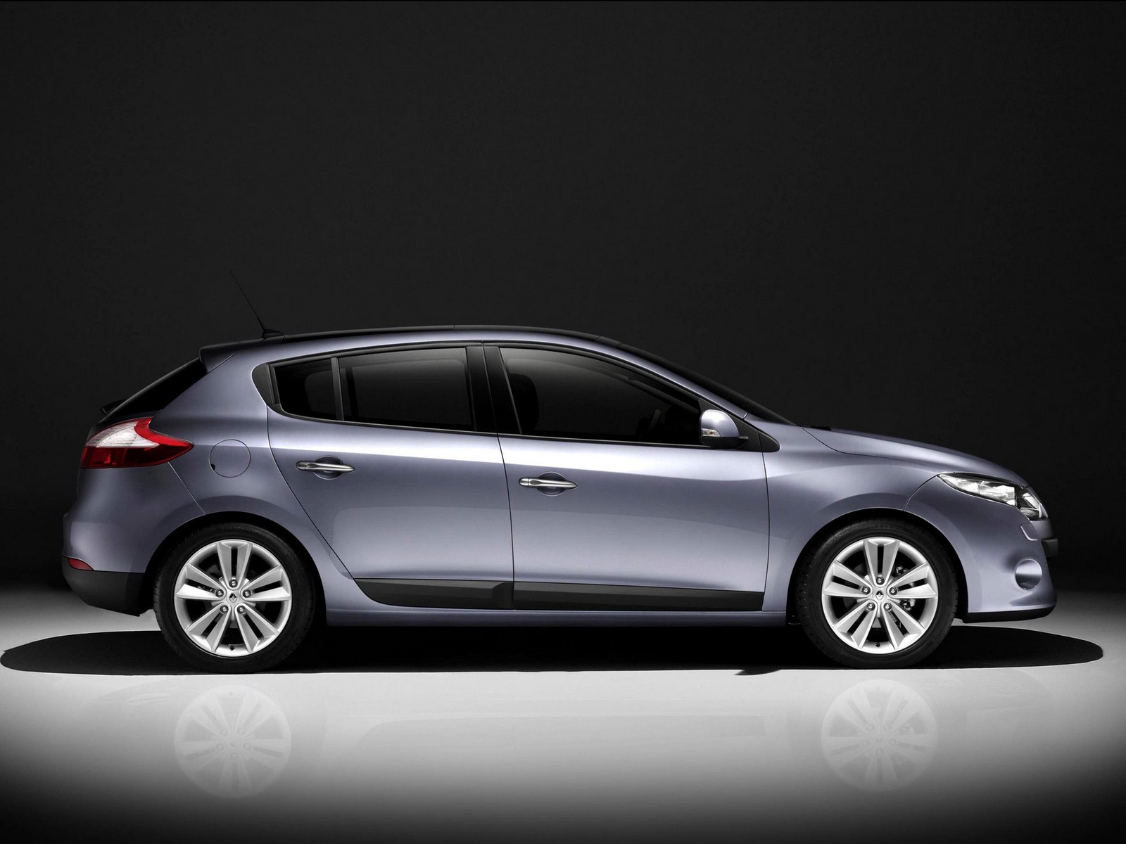 Фото Renault Megane третье поколение хэтчбек 5-дв.