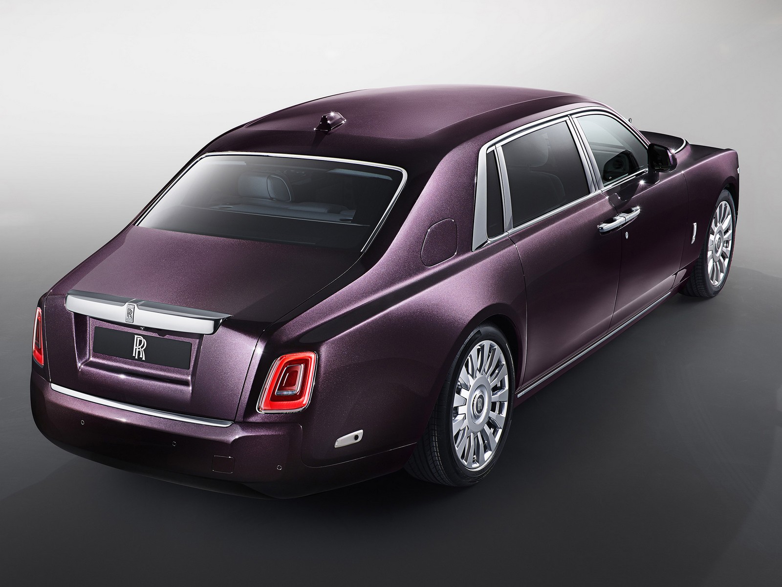 Фото Rolls Royce Phantom второе поколение Седан