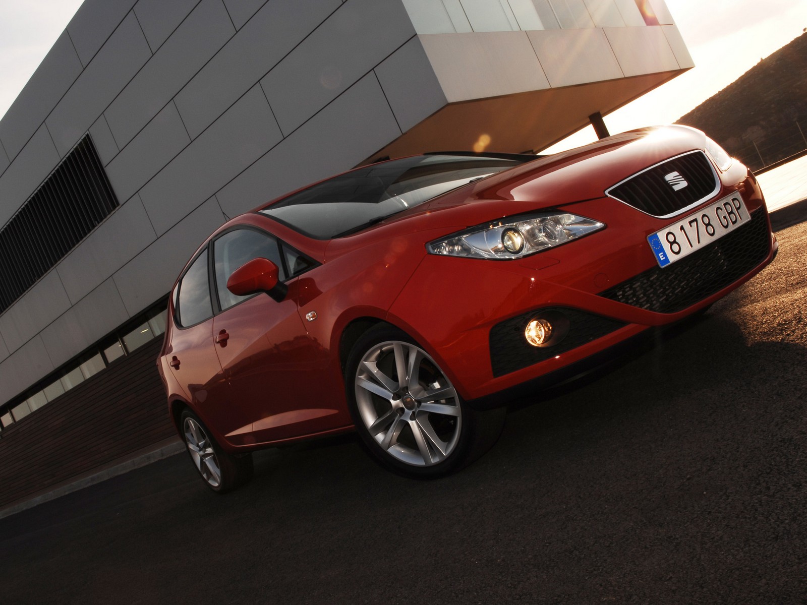 Фото SEAT Ibiza четвертое поколение Хэтчбек