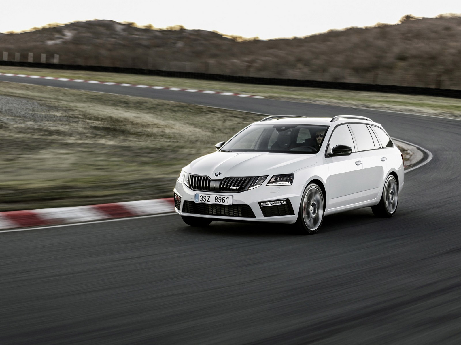 Фото Skoda Octavia RS третье поколение рестайлинг универсал