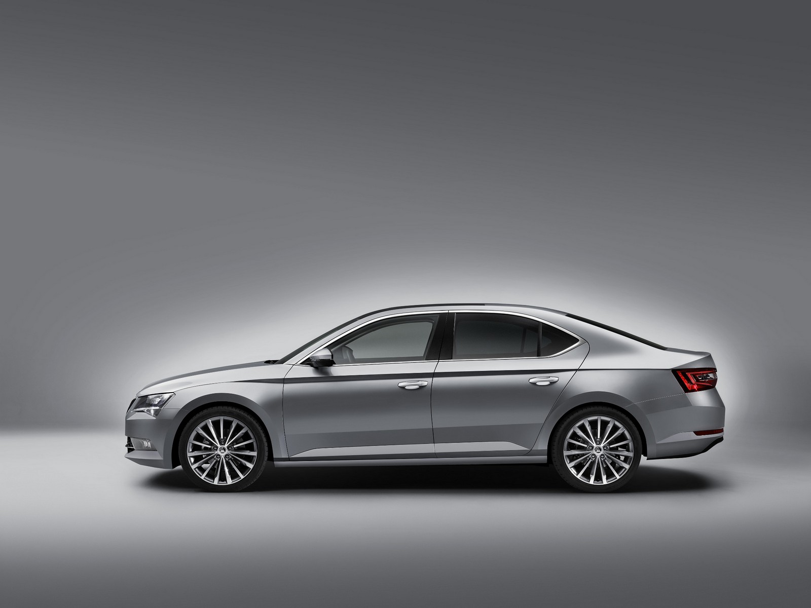 Фото Skoda Superb третье поколение лифтбек