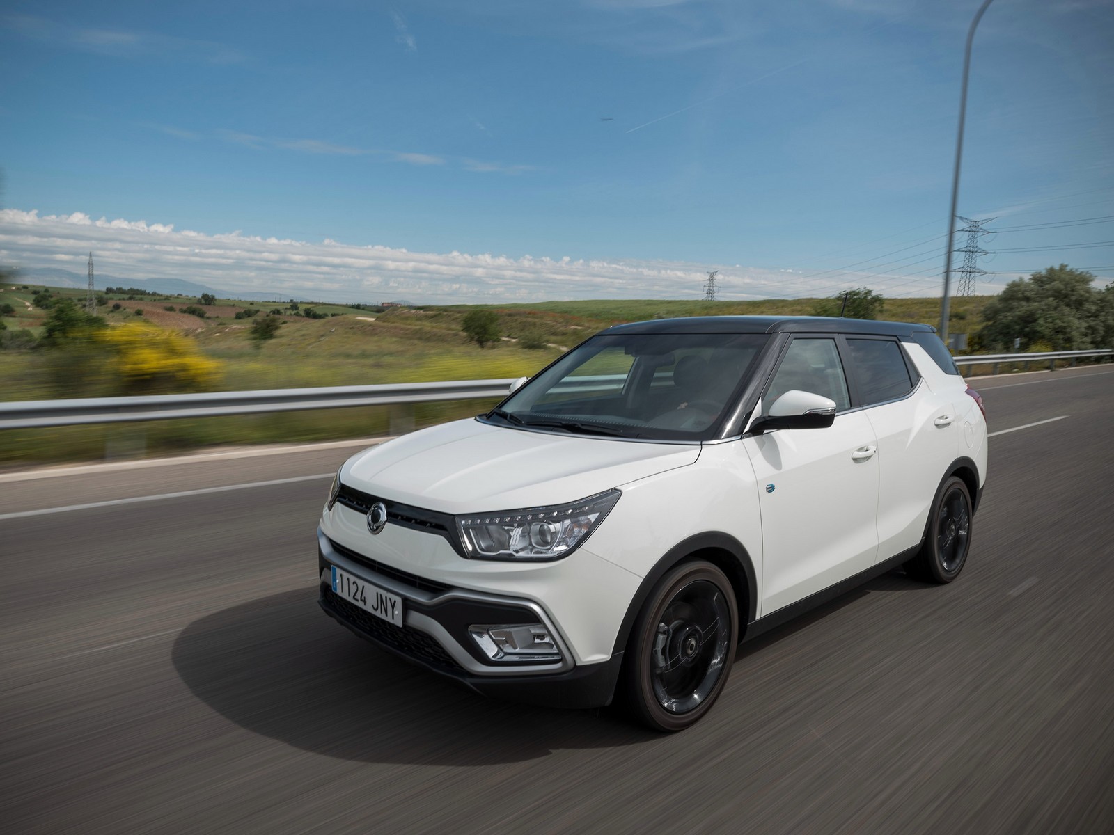 Фото SsangYong Tivoli первое поколение XLV