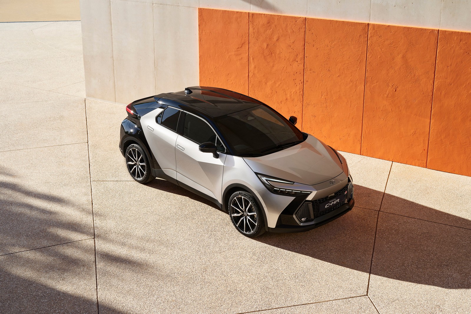 Фото Toyota C-HR второе поколение Внедорожник