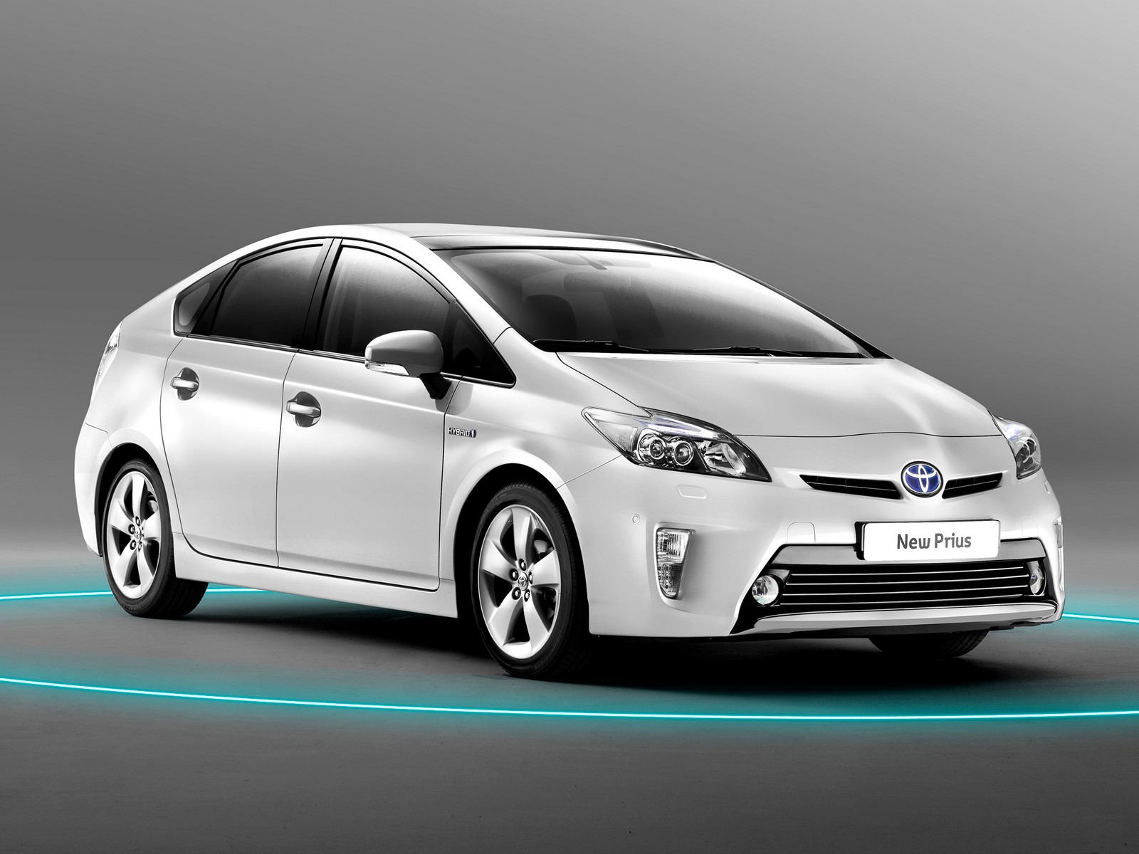 Фото Toyota Prius пятоеVW30 рестайлинг Хэтчбек