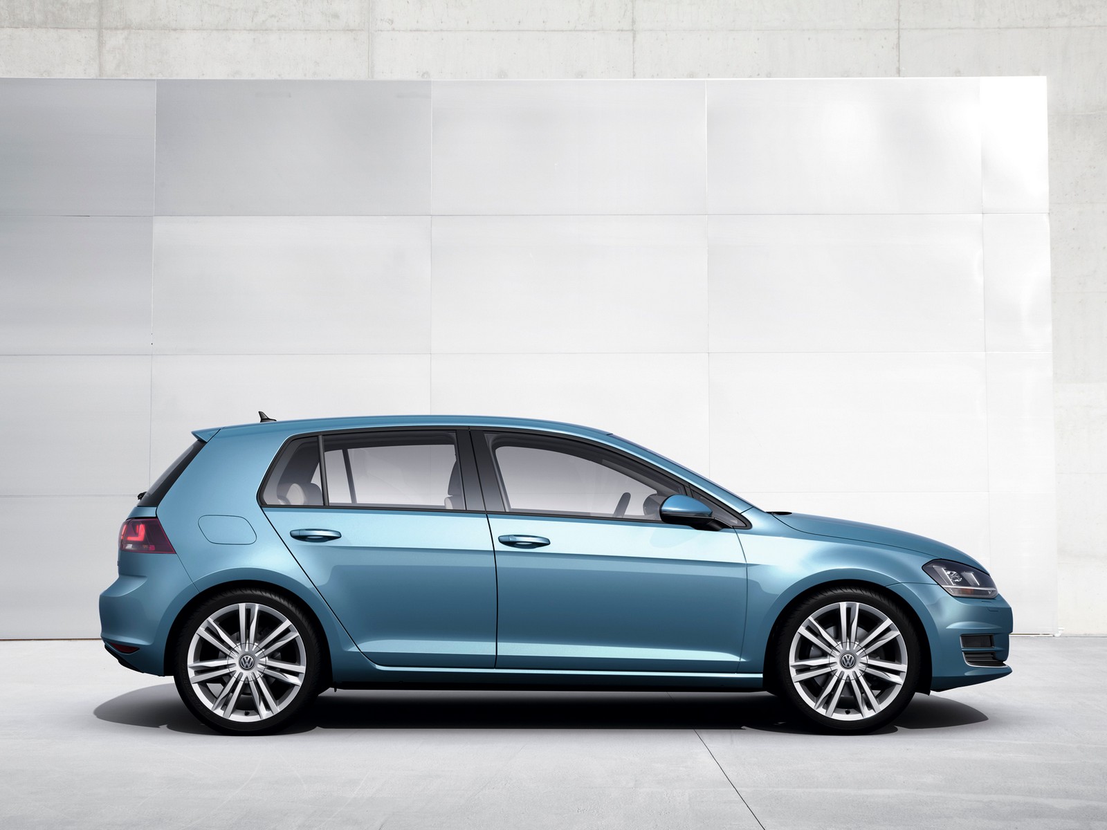 Фото Volkswagen Golf седьмое поколение 5-дв.