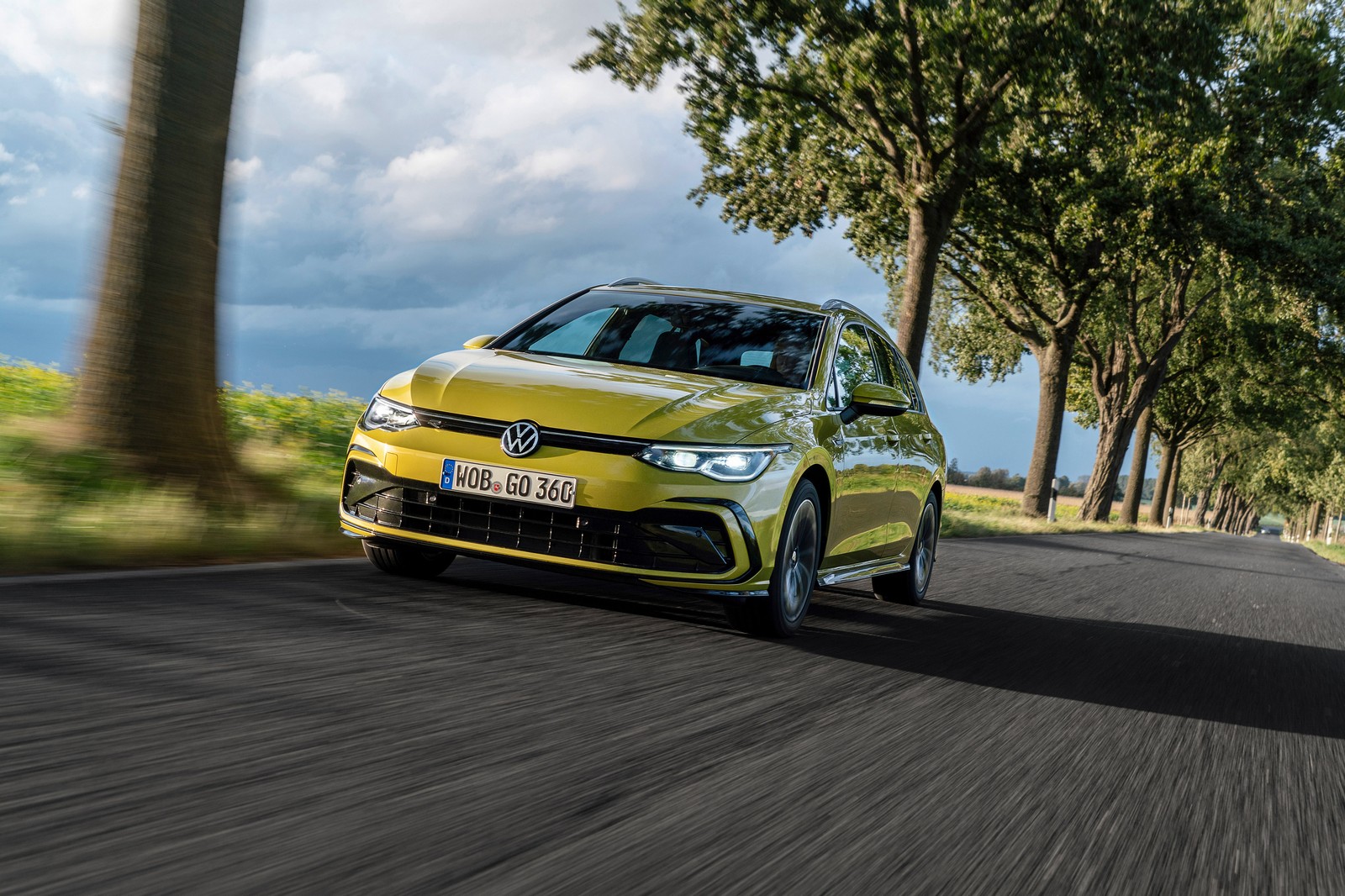 Фото Volkswagen Golf восьмое поколение универсал