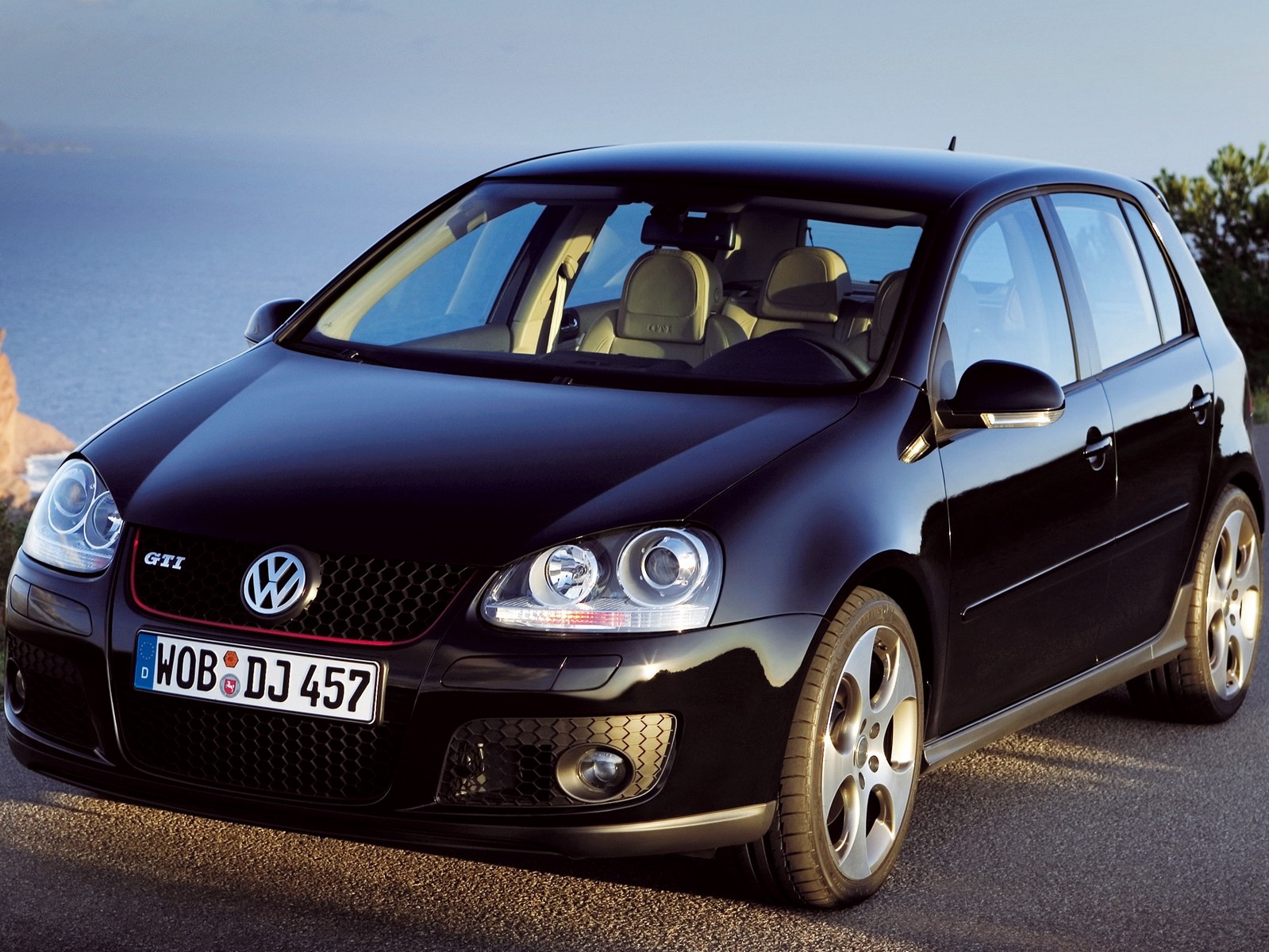 Фото Volkswagen Golf GTI пятое поколение 5-дв.