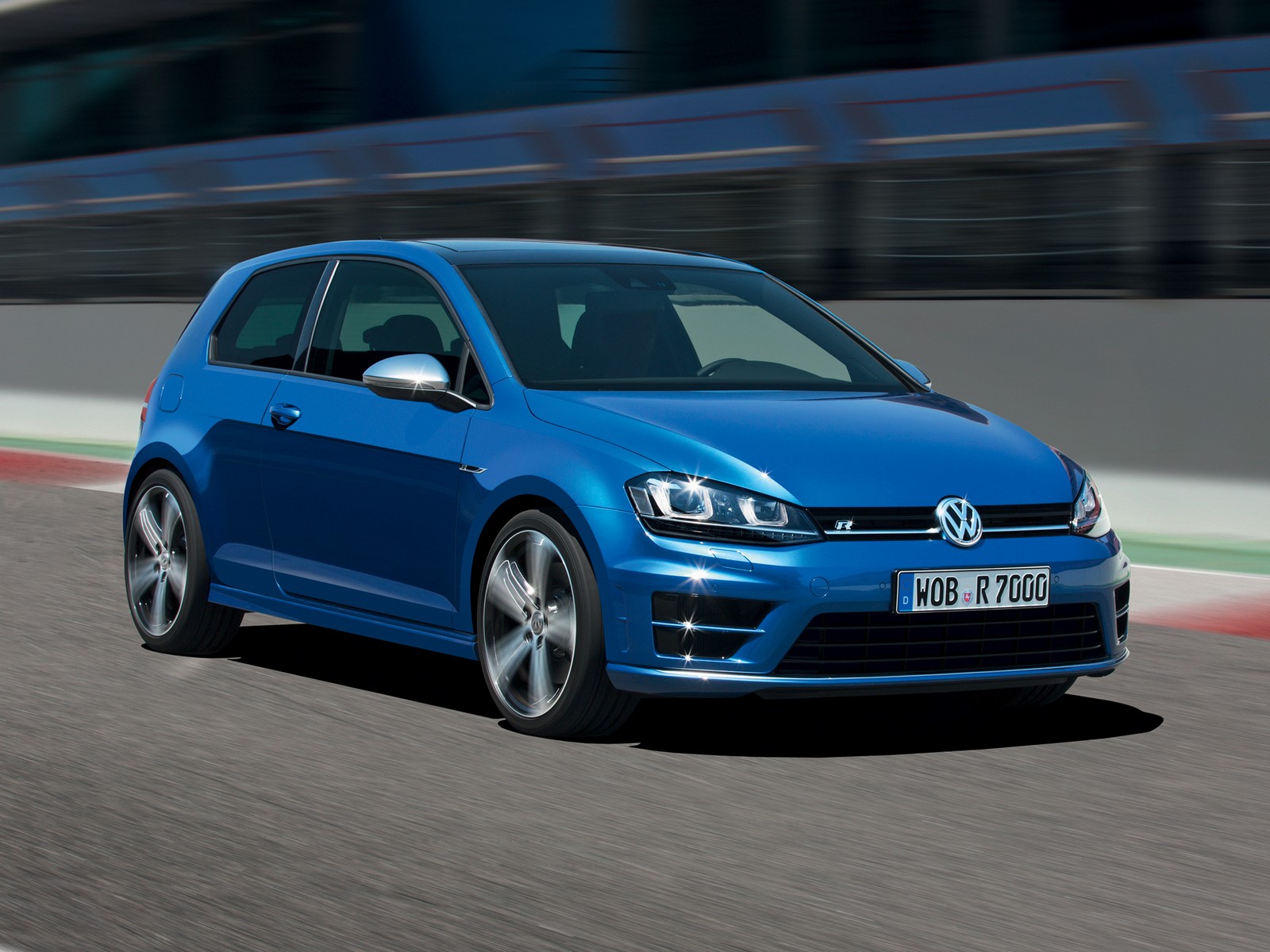 Фото Volkswagen Golf R седьмое поколение 3-дв.