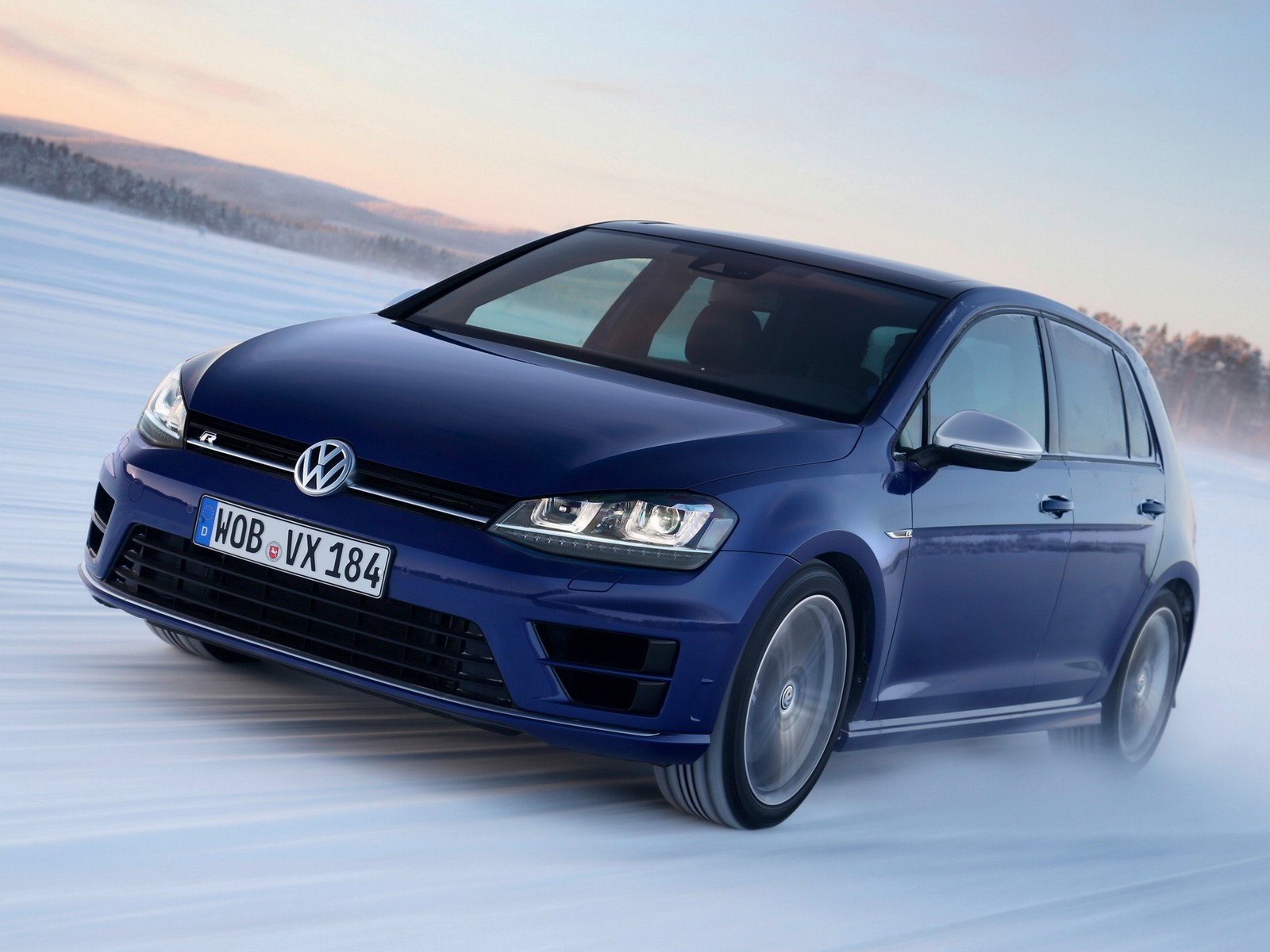 Фото Volkswagen Golf R седьмое поколение 5-дв.