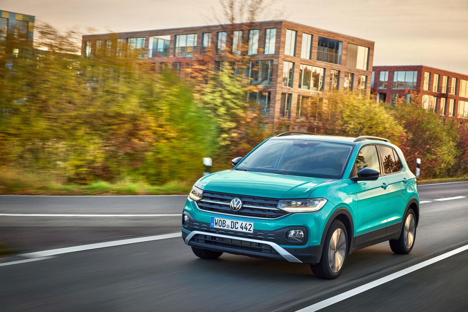 Фото Volkswagen T-Cross первое поколение Внедорожник