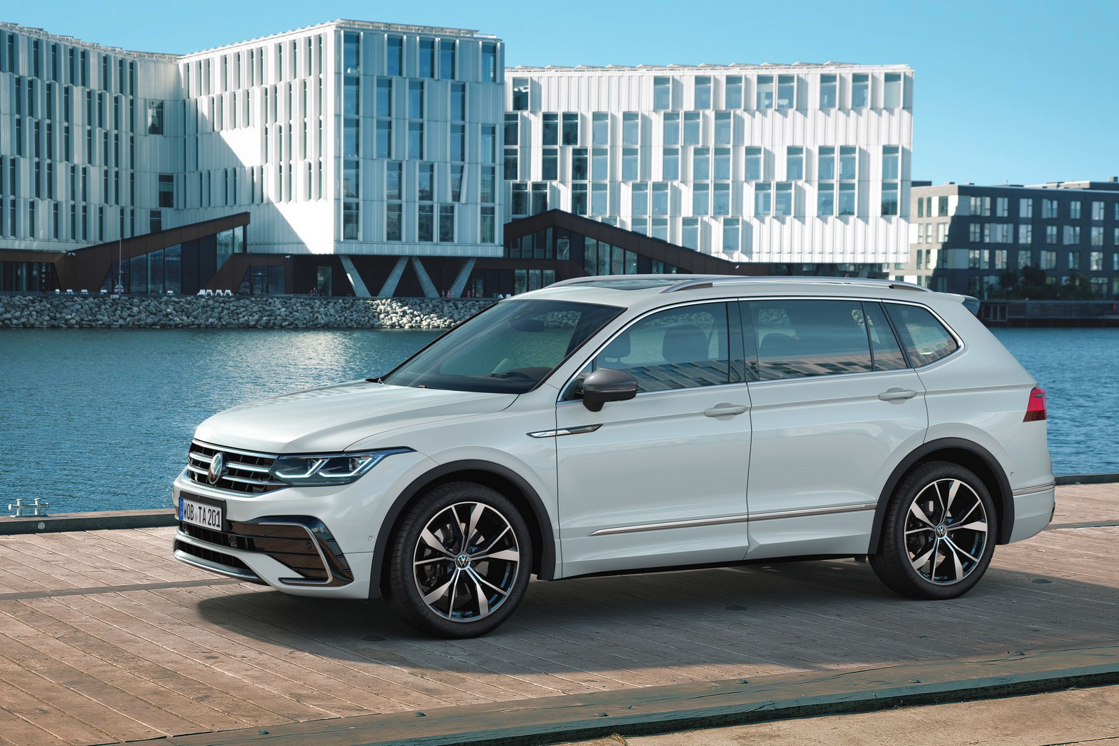 Фото Volkswagen Tiguan второе поколение рестайлинг Allspace